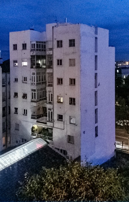 fotografia atocha edificio fachada ventanas hogares arquitectura paisaje urbano siuacionismo psicogeografia antonio beltran